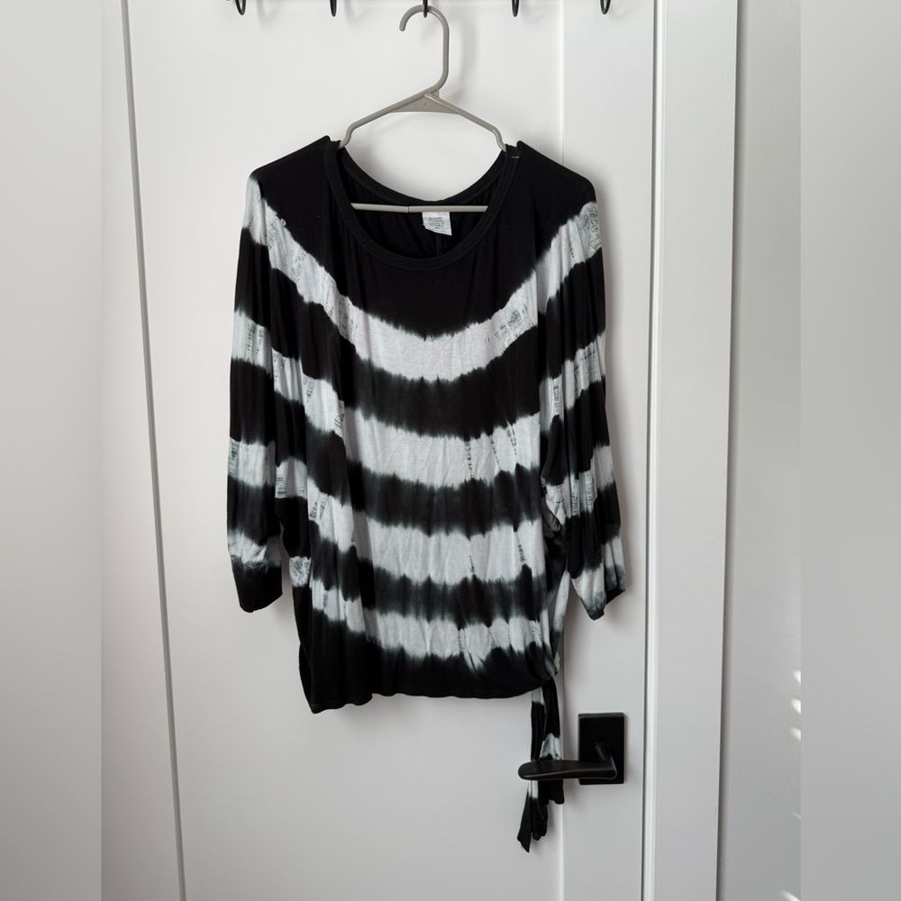 dolman-sleeve black & white tie dye top